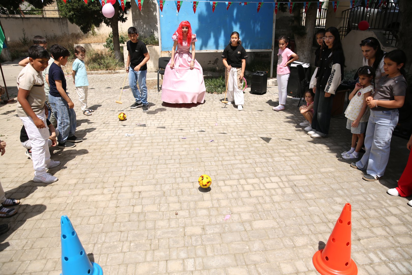 Для детей шехидов и ветеранов Карабахской войны организованы показ спектакля и  интерактивные игры (ФОТО)