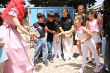 Для детей шехидов и ветеранов Карабахской войны организованы показ спектакля и  интерактивные игры (ФОТО)