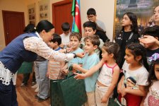 Для детей шехидов и ветеранов Карабахской войны организованы показ спектакля и  интерактивные игры (ФОТО)