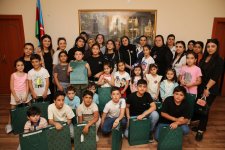 Для детей шехидов и ветеранов Карабахской войны организованы показ спектакля и  интерактивные игры (ФОТО)