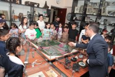 Для детей организована экскурсия по истории азербайджанского кино (ФОТО)