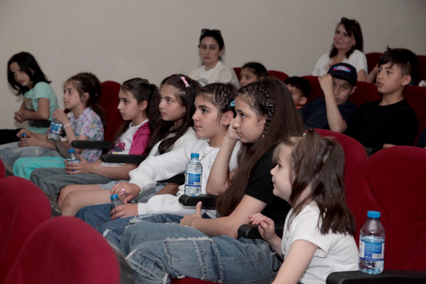 Для детей организована экскурсия по истории азербайджанского кино (ФОТО)