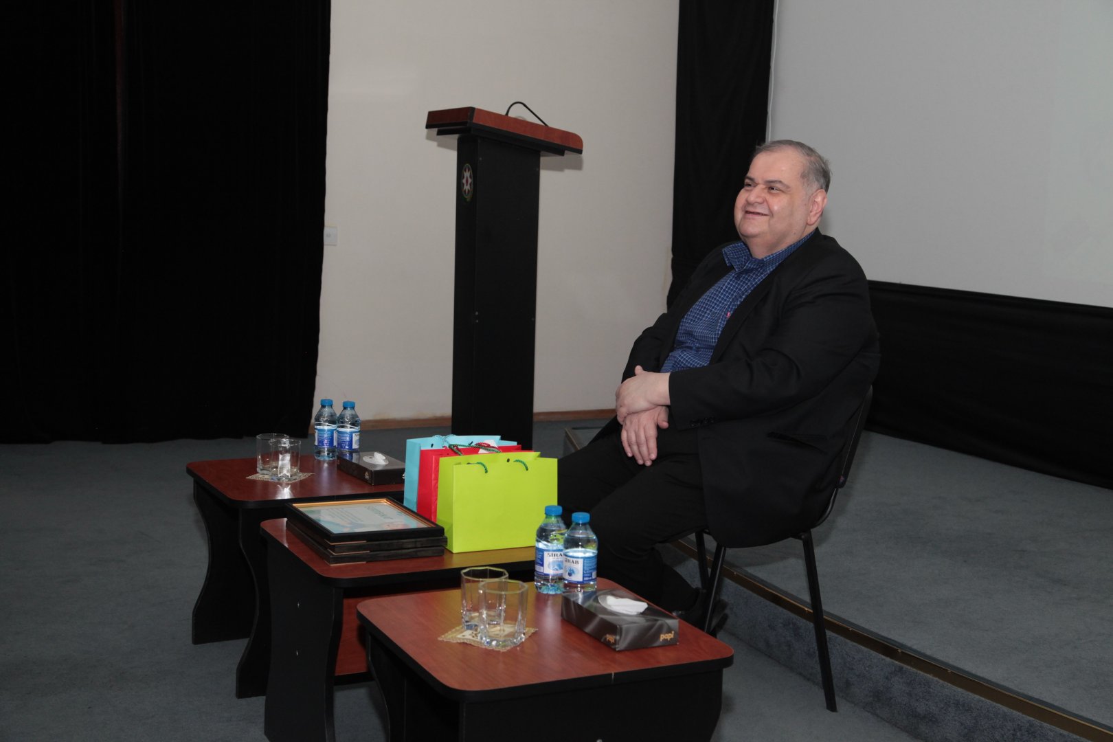 Для детей организована экскурсия по истории азербайджанского кино (ФОТО)