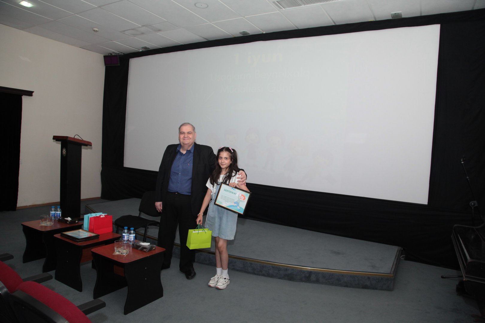 Для детей организована экскурсия по истории азербайджанского кино (ФОТО)