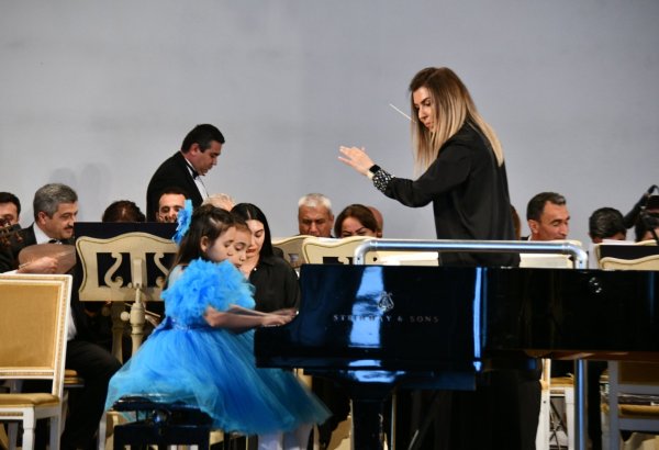 Дети-детям: представлены произведения азербайджанских и мировых классиков (ФОТО)