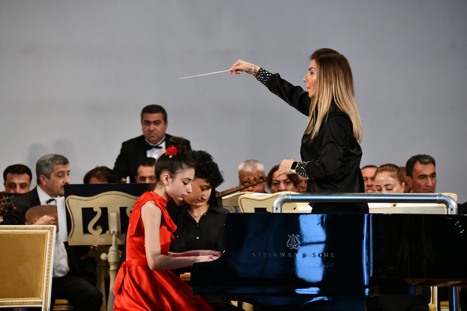 Дети-детям: представлены произведения азербайджанских и мировых классиков (ФОТО)