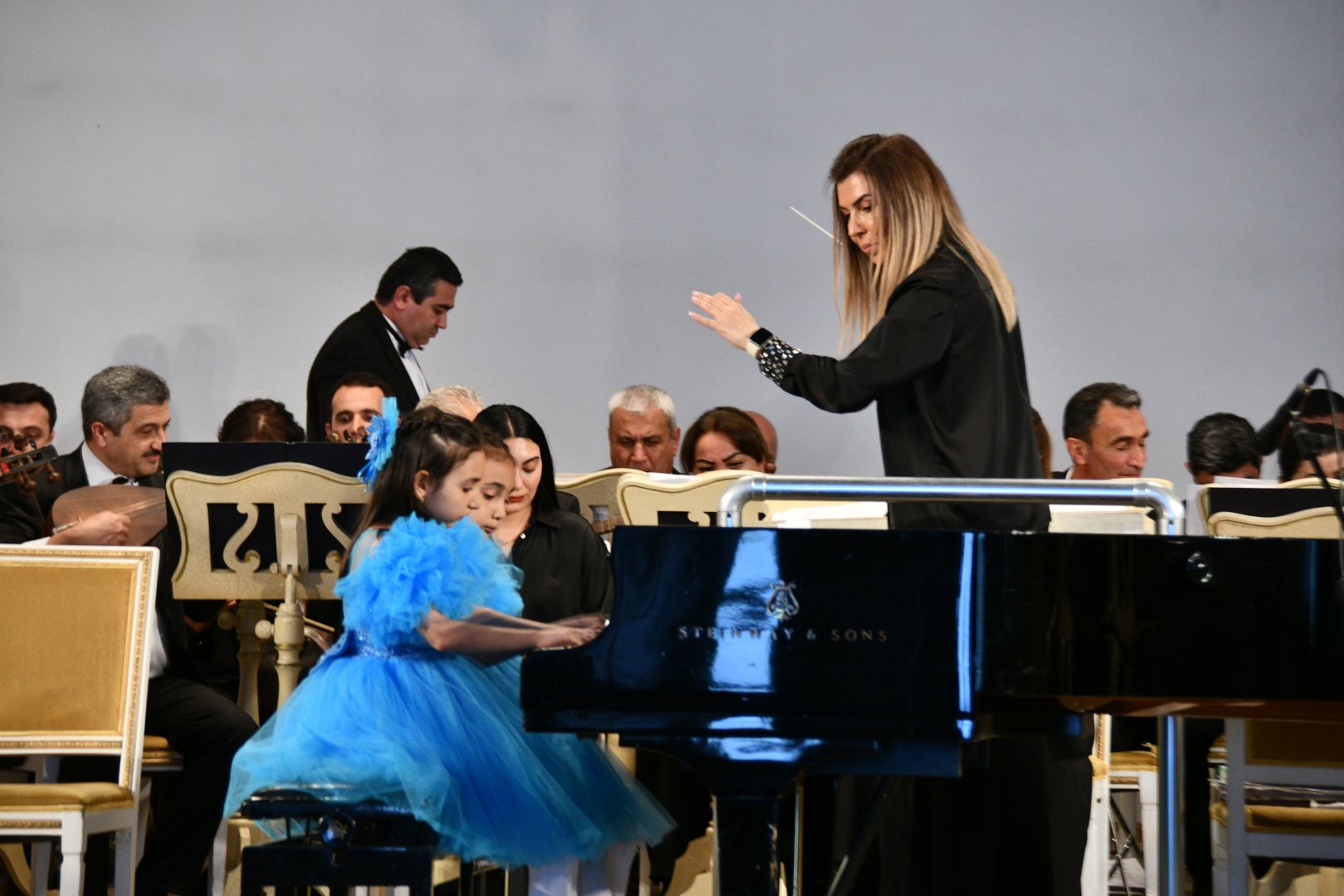 Дети-детям: представлены произведения азербайджанских и мировых классиков (ФОТО)