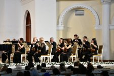 Дети-детям: представлены произведения азербайджанских и мировых классиков (ФОТО)