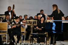 Дети-детям: представлены произведения азербайджанских и мировых классиков (ФОТО)