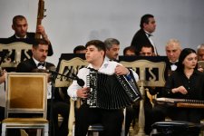 Дети-детям: представлены произведения азербайджанских и мировых классиков (ФОТО)