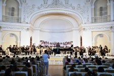 Дети-детям: представлены произведения азербайджанских и мировых классиков (ФОТО)