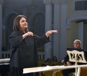 Дети-детям: представлены произведения азербайджанских и мировых классиков (ФОТО)