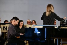 Дети-детям: представлены произведения азербайджанских и мировых классиков (ФОТО)