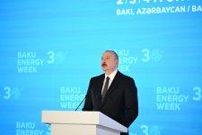 Президент Ильхам Алиев выступил на официальной церемонии открытия 30-й юбилейной выставки Caspian Oil and Gas, 13-й выставки Caspian Power и 30-го Baku Energy Forum (ФОТО/ВИДЕО)