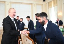 Президент Ильхам Алиев принял членов национальной команды Азербайджана, победившей на чемпионате мира по мини-футболу (ФОТО/ВИДЕО)
