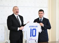 Президент Ильхам Алиев принял членов национальной команды Азербайджана, победившей на чемпионате мира по мини-футболу (ФОТО/ВИДЕО)