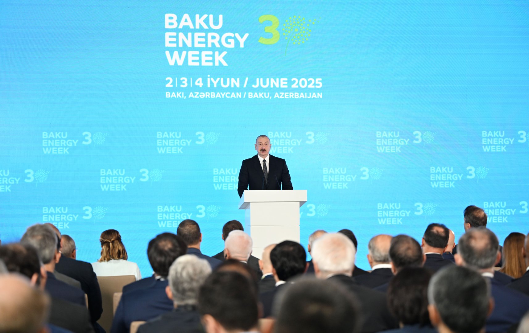 Президент Ильхам Алиев выступил на официальной церемонии открытия 30-й юбилейной выставки Caspian Oil and Gas, 13-й выставки Caspian Power и 30-го Baku Energy Forum (ФОТО/ВИДЕО)