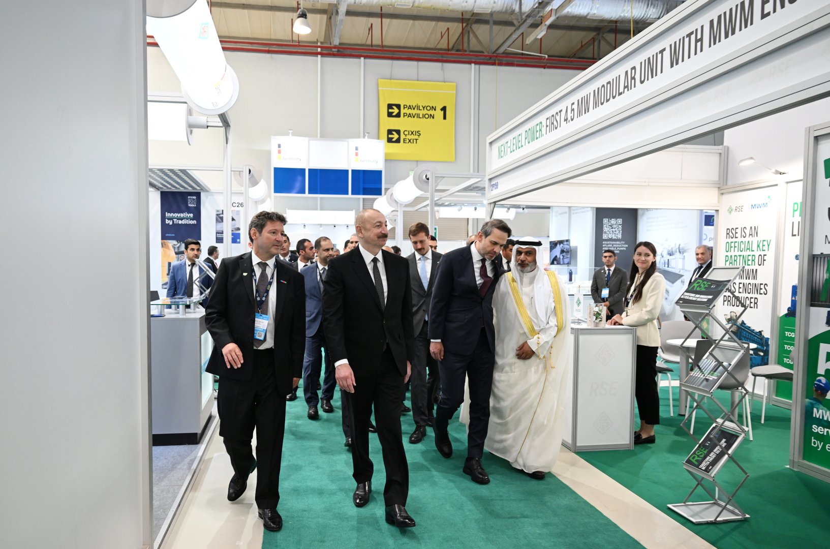 Президент Ильхам Алиев выступил на официальной церемонии открытия 30-й юбилейной выставки Caspian Oil and Gas, 13-й выставки Caspian Power и 30-го Baku Energy Forum (ФОТО/ВИДЕО)