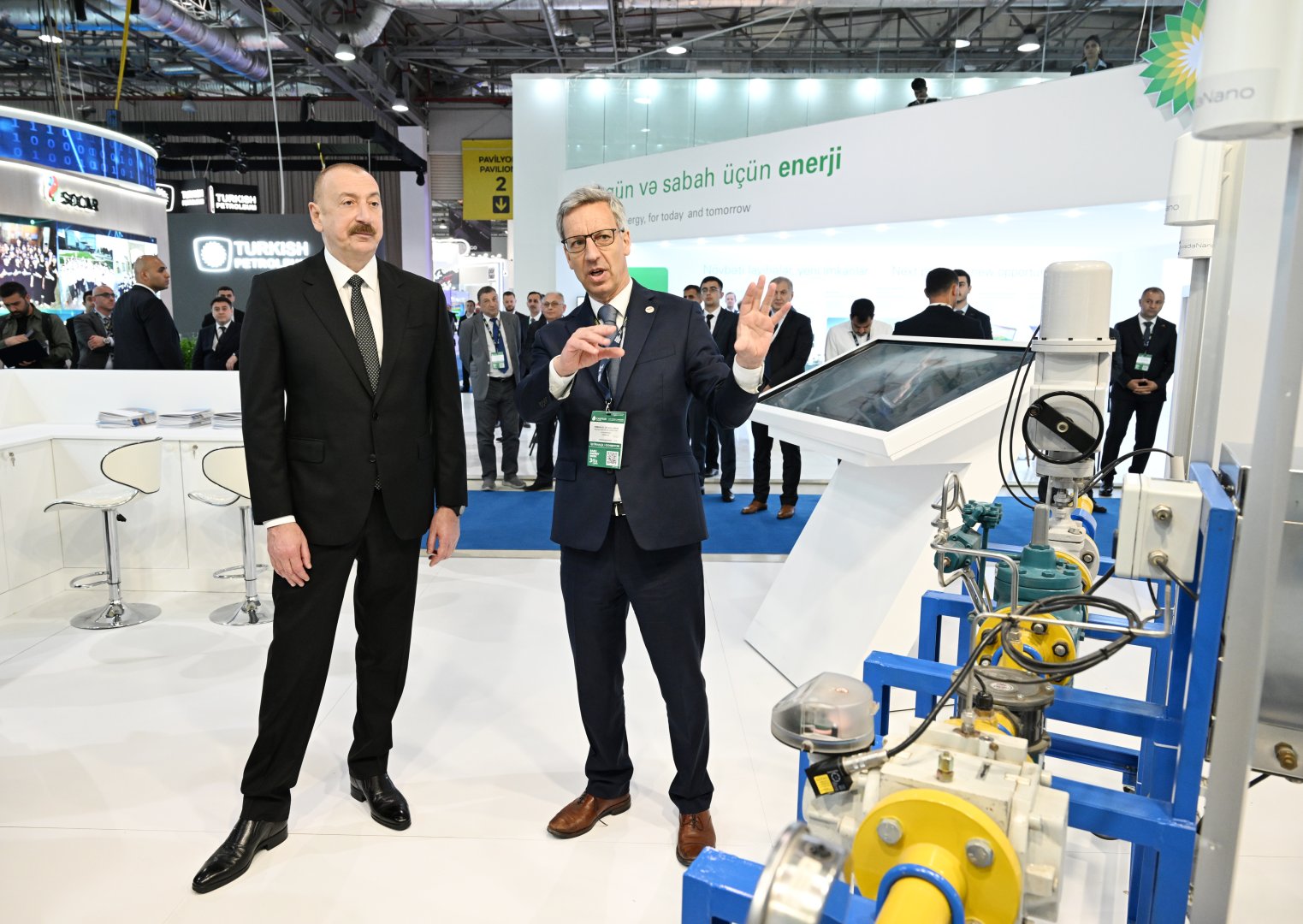 Президент Ильхам Алиев выступил на официальной церемонии открытия 30-й юбилейной выставки Caspian Oil and Gas, 13-й выставки Caspian Power и 30-го Baku Energy Forum (ФОТО/ВИДЕО)