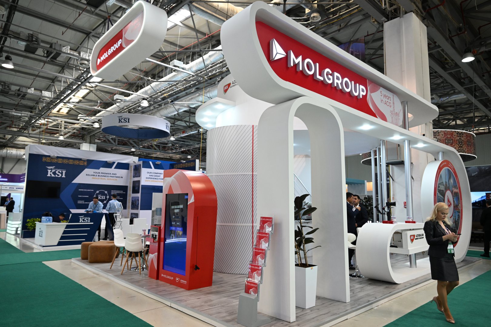 Президент Ильхам Алиев выступил на официальной церемонии открытия 30-й юбилейной выставки Caspian Oil and Gas, 13-й выставки Caspian Power и 30-го Baku Energy Forum (ФОТО/ВИДЕО)