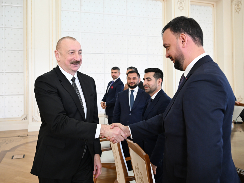 Президент Ильхам Алиев принял членов национальной команды Азербайджана, победившей на чемпионате мира по мини-футболу (ФОТО/ВИДЕО)