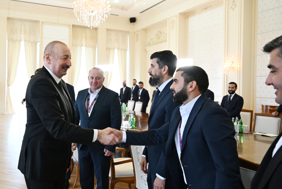 Президент Ильхам Алиев принял членов национальной команды Азербайджана, победившей на чемпионате мира по мини-футболу (ФОТО/ВИДЕО)