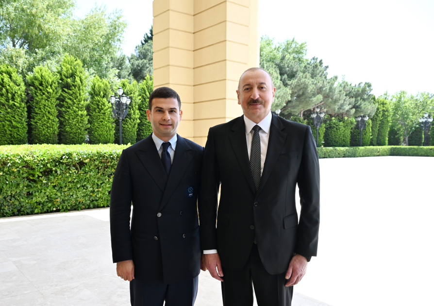 Президент Ильхам Алиев принял членов национальной команды Азербайджана, победившей на чемпионате мира по мини-футболу (ФОТО/ВИДЕО)