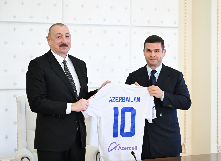 Президент Ильхам Алиев принял членов национальной команды Азербайджана, победившей на чемпионате мира по мини-футболу (ФОТО/ВИДЕО)