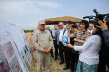 Олицетворение царящей в стране политической солидарности (ФОТО)