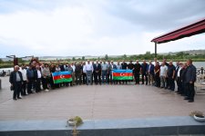 Олицетворение царящей в стране политической солидарности (ФОТО)