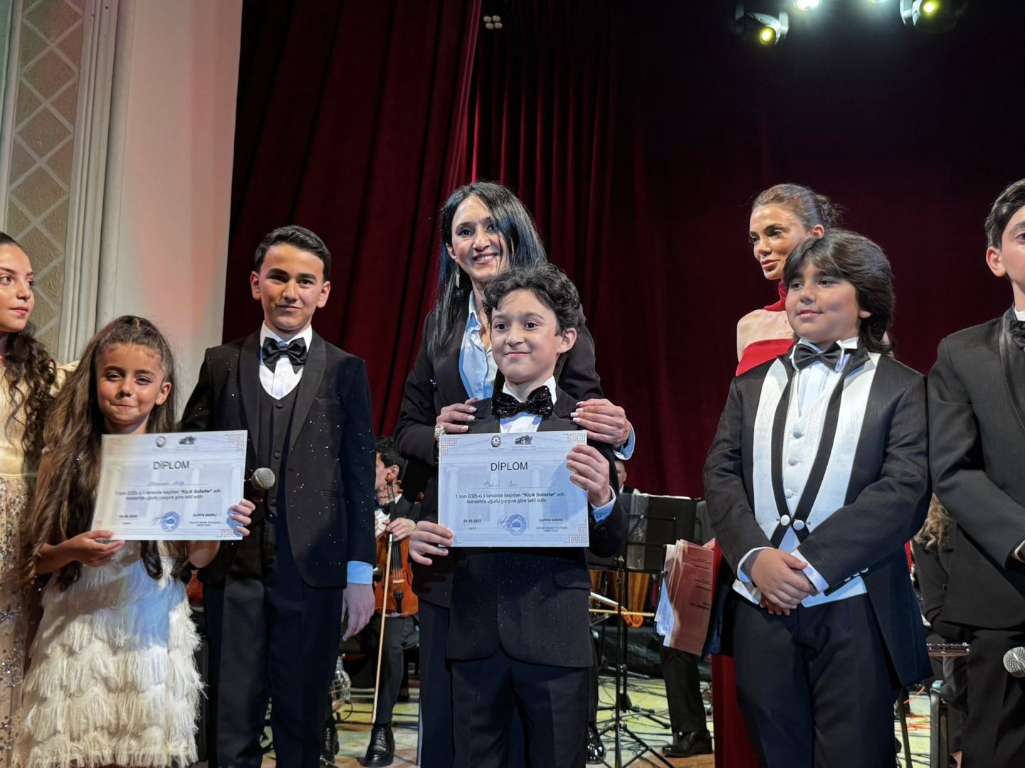 В Государственном театре песни имени Рашида Бейбутова прошел концерт "Юные солисты" (ФОТО)