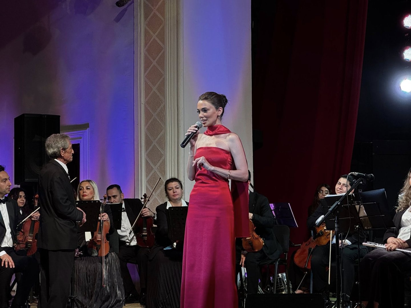 В Государственном театре песни имени Рашида Бейбутова прошел концерт "Юные солисты" (ФОТО)