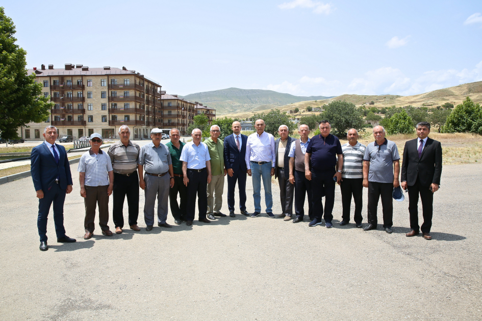 Олицетворение царящей в стране политической солидарности (ФОТО)