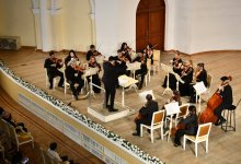 Новое звучание классики – перформанс азербайджанского оркестра под управлением американского дирижера (ФОТО)