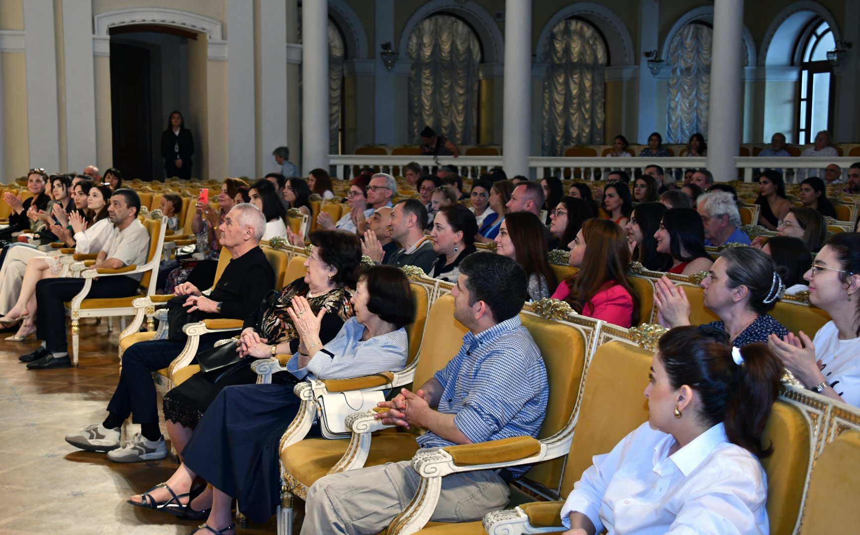 Новое звучание классики – перформанс азербайджанского оркестра под управлением американского дирижера (ФОТО)