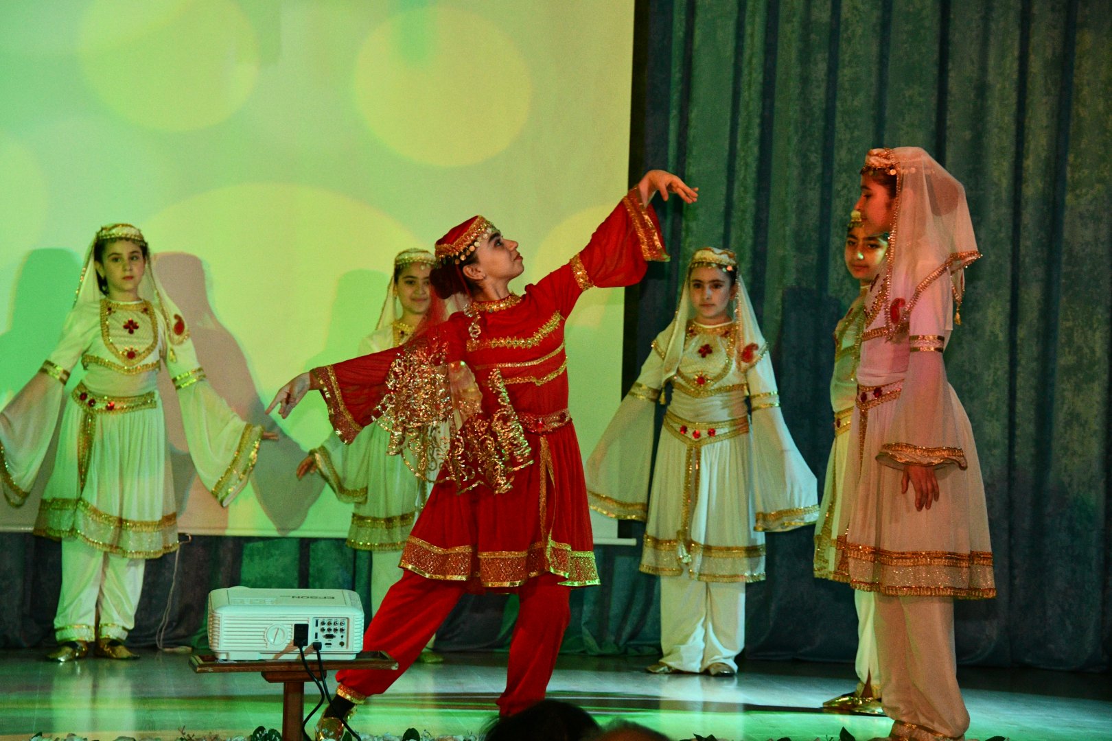 Азербайджанская государственная детская филармония поздравила своих маленьких друзей (ФОТО)