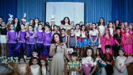 Азербайджанская государственная детская филармония поздравила своих маленьких друзей (ФОТО)