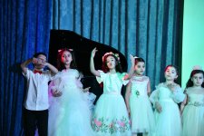Азербайджанская государственная детская филармония поздравила своих маленьких друзей (ФОТО)