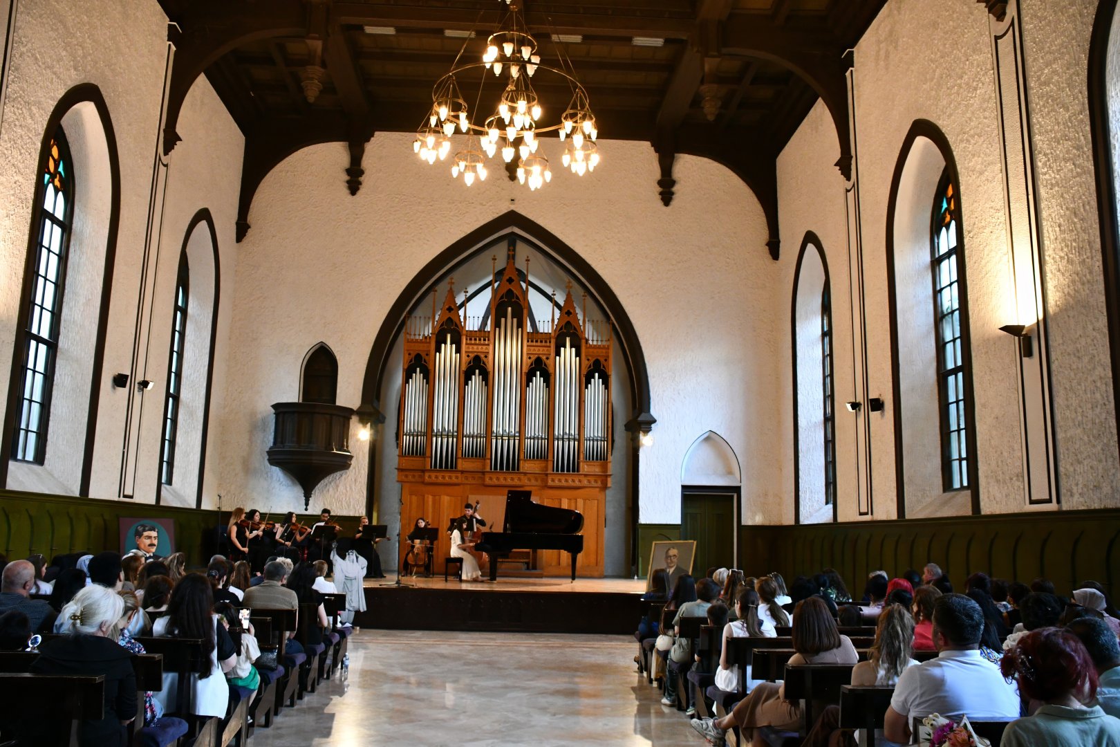 Отмечено 70-летие Детской музыкальной школы имени Гусейнгули Сарабского (ФОТО)