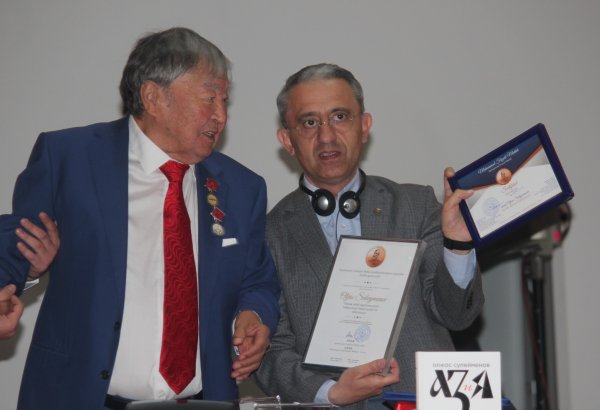 Представители Азербайджана приняли участие в конференции в связи с 50-летием книги Олжаса Сулейменова "Аз и Я" в Алматы (ФОТО)