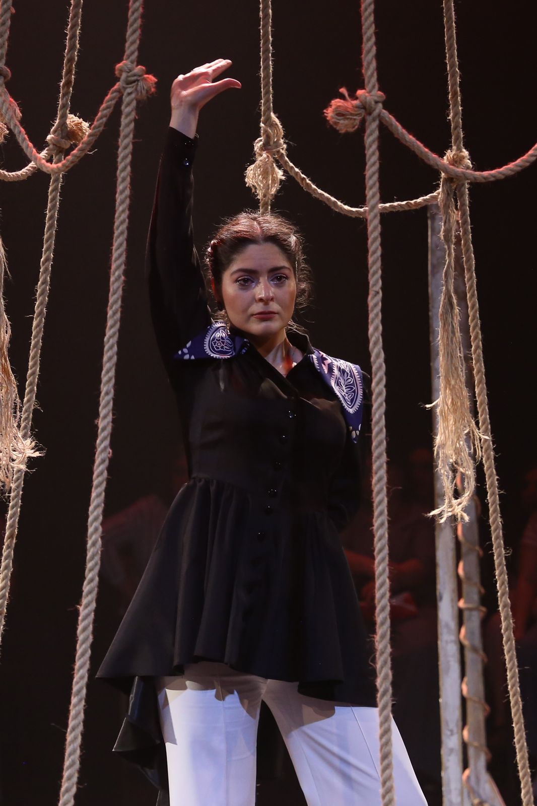 Любовь Сары и Бахрама, как слабый росток в засушливой почве… Но даже увядшие цветы могут вновь расцвести… (ФОТО)