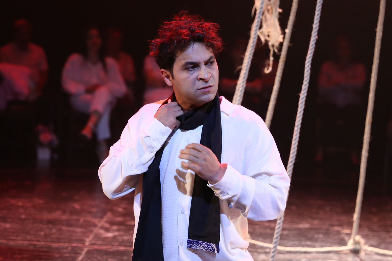 Любовь Сары и Бахрама, как слабый росток в засушливой почве… Но даже увядшие цветы могут вновь расцвести… (ФОТО)