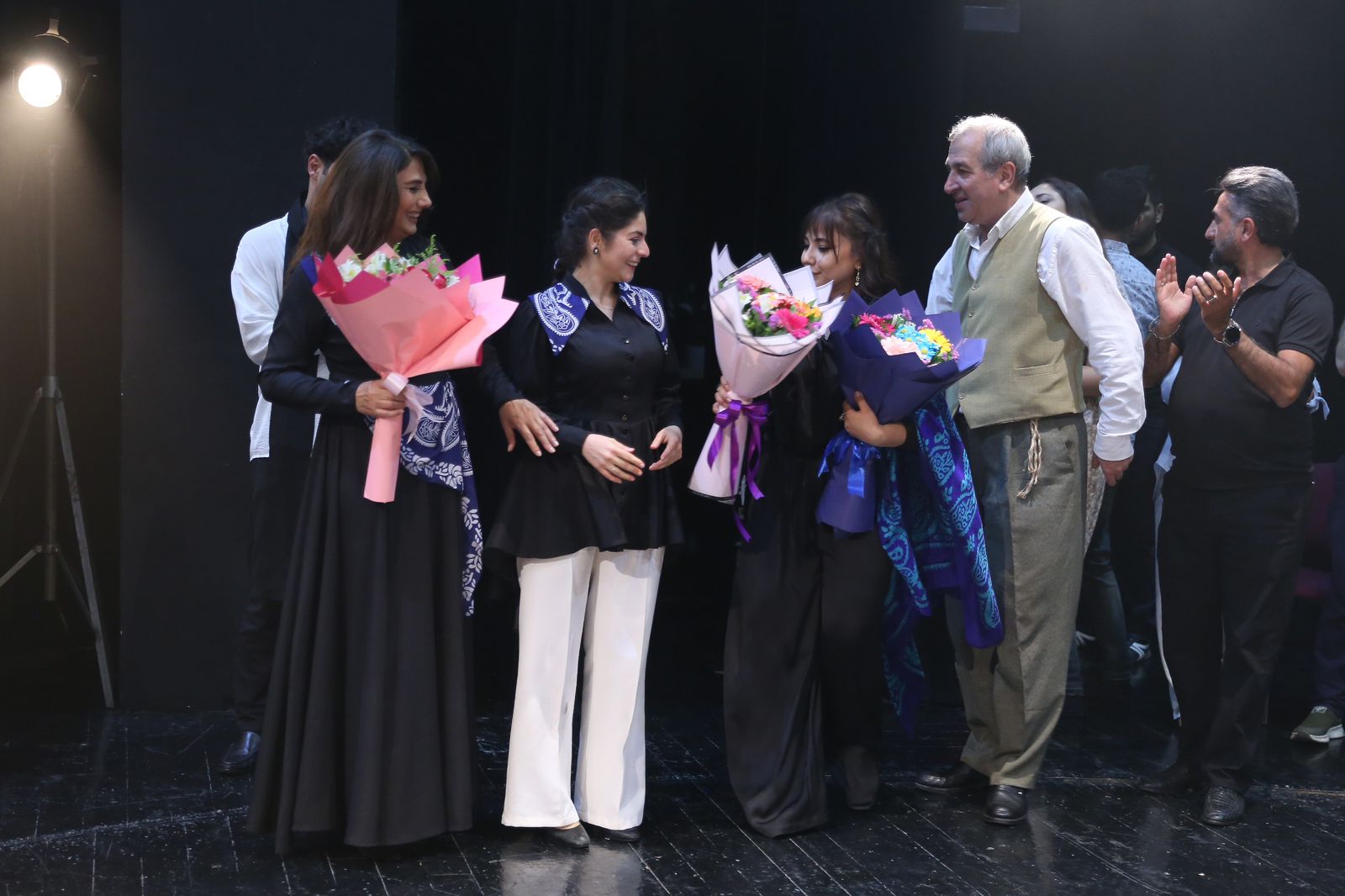 Любовь Сары и Бахрама, как слабый росток в засушливой почве… Но даже увядшие цветы могут вновь расцвести… (ФОТО)