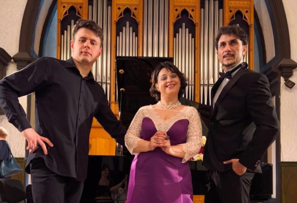 В Баку прошел чарующий вечер "Аромат голосов" (ФОТО)