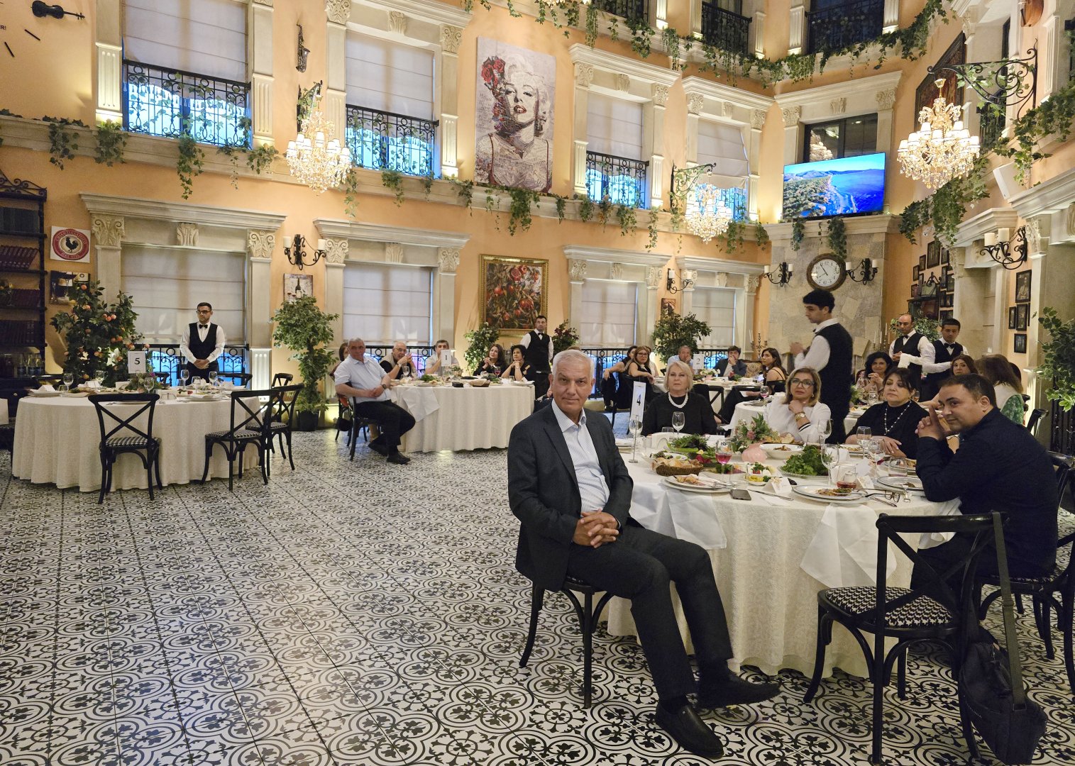Юбилей Лалы Аббасовой: Мир женщины - история жизни, рассказанная сердцем (ФОТО)