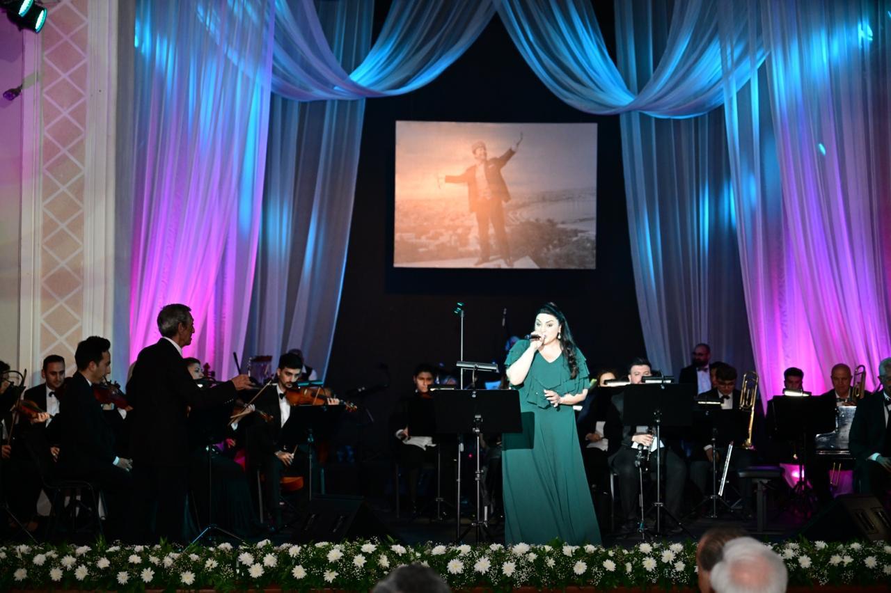 В Баку открыт мемориальный кабинет легендарного Рашида Бейбутова, представлена концертная программа (ФОТО)