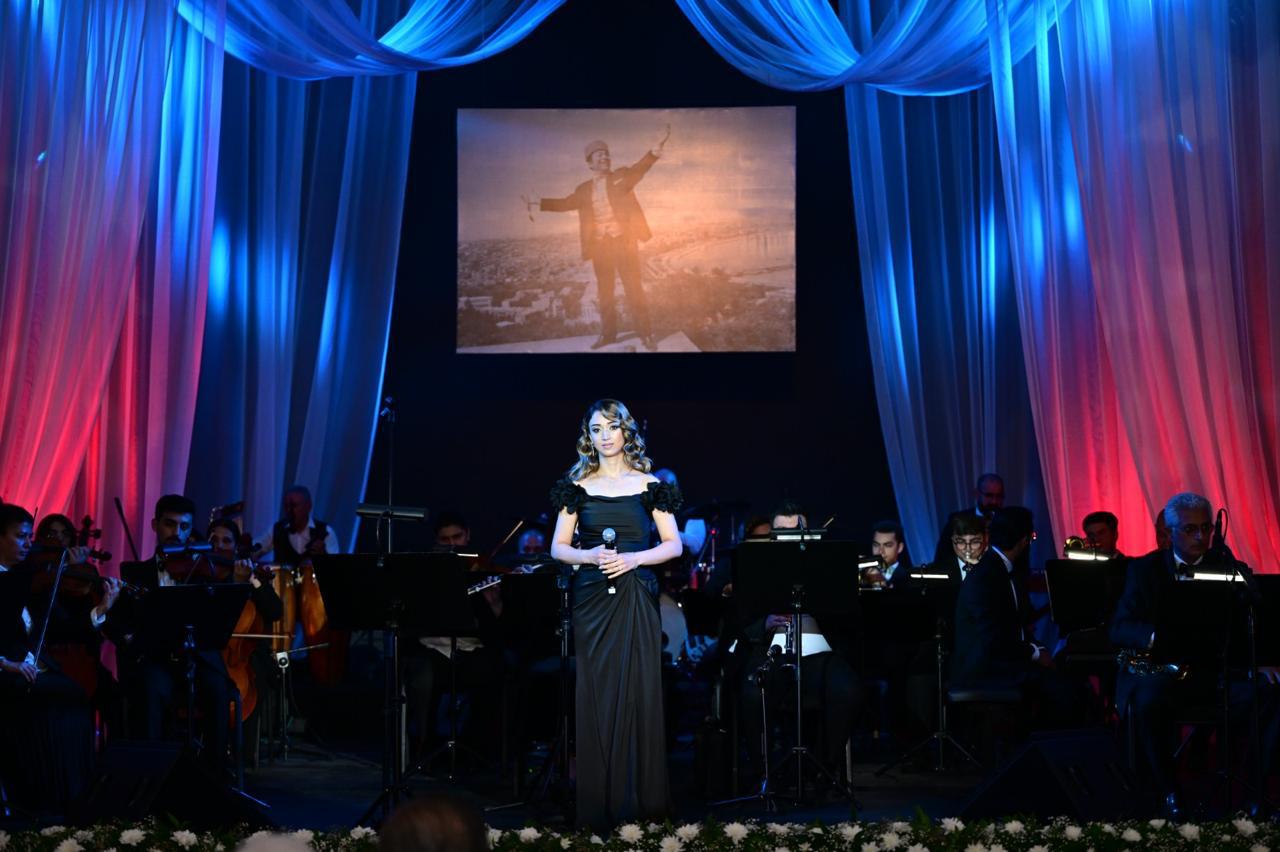 В Баку открыт мемориальный кабинет легендарного Рашида Бейбутова, представлена концертная программа (ФОТО)