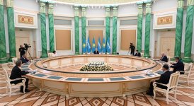 Президент Казахстана встретился с главами парламентов государств-участников ТЮРКПА (ФОТО)