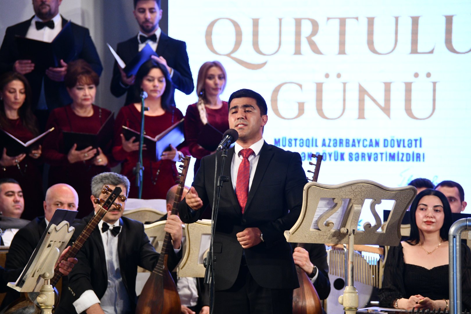 В Баку состоялся торжественный концерт, посвящённый Дню национального спасения (ФОТО)