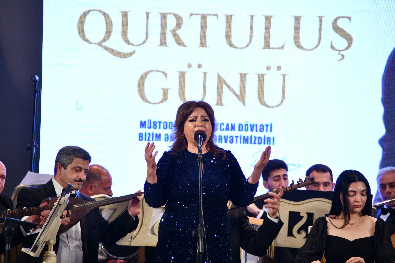 В Баку состоялся торжественный концерт, посвящённый Дню национального спасения (ФОТО)
